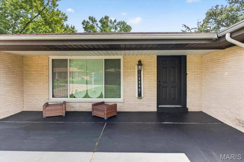 13990 Le Sabre DR, Florissant, MO 63034