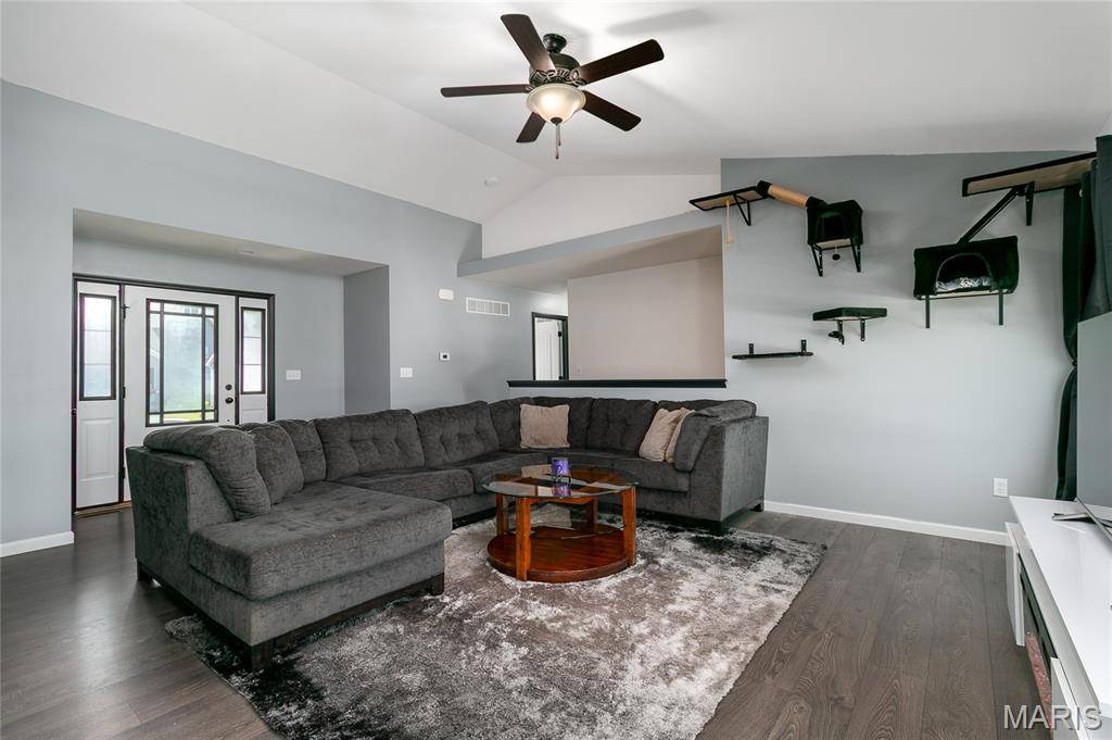 505 Lakewood DR, Moscow Mills, MO 63362