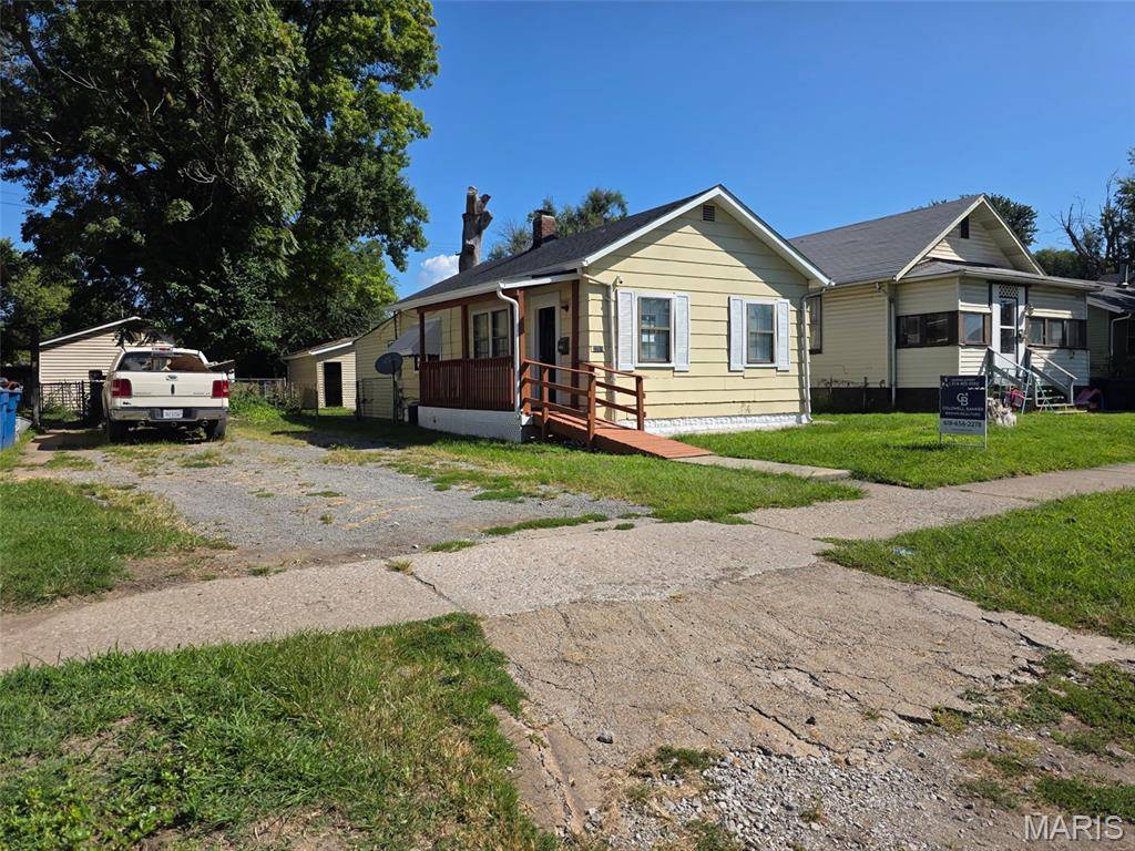 2211 E 24th ST, Granite City, IL 62040
