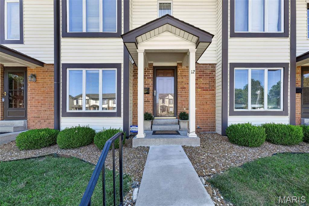 12 New Hope CT, Florissant, MO 63033