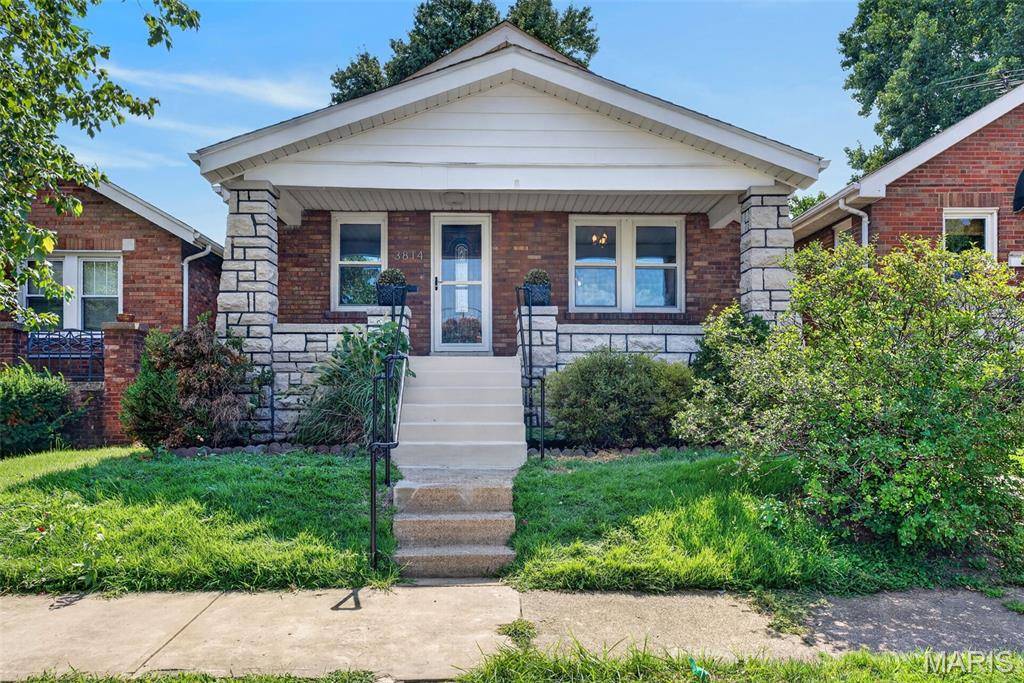 3814 Burgen AVE, St Louis, MO 63116