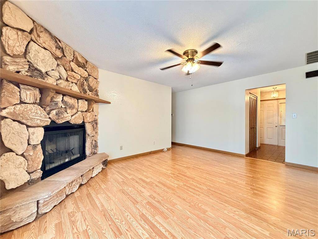 409 Kim DR, Fairview Heights, IL 62208
