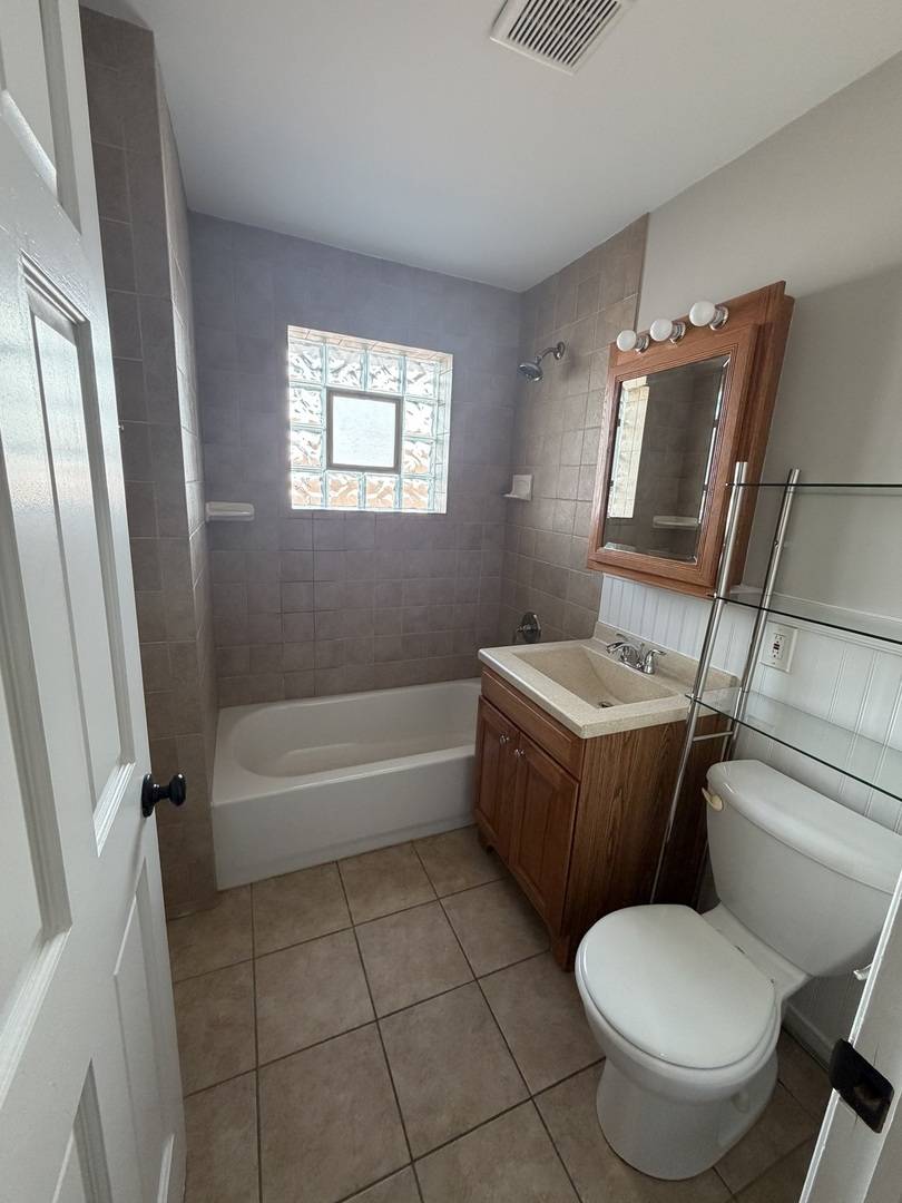 306 N Edgewood AVE, La Grange Park, IL 60526