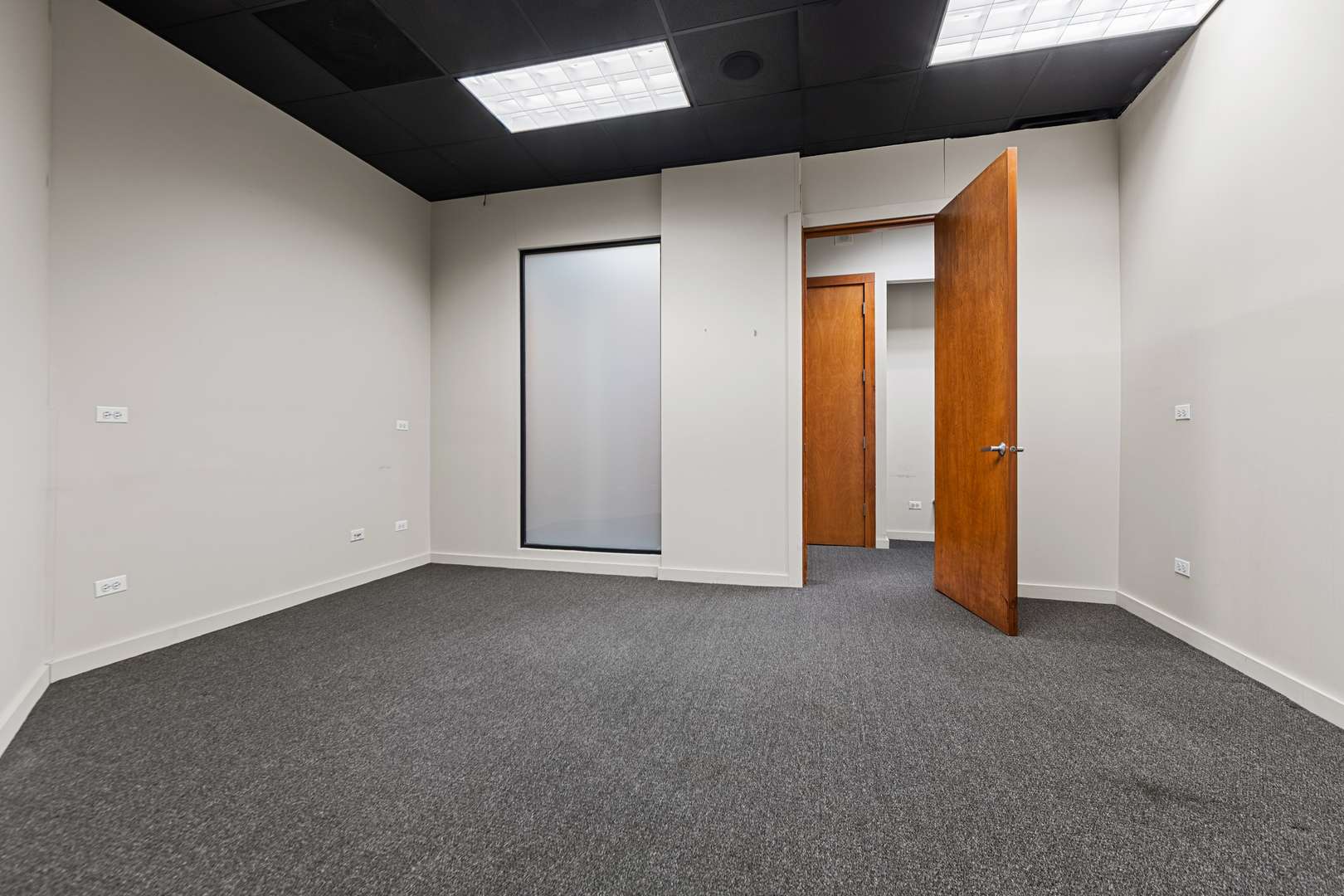 1502 W Chicago AVE, Chicago, IL 60642