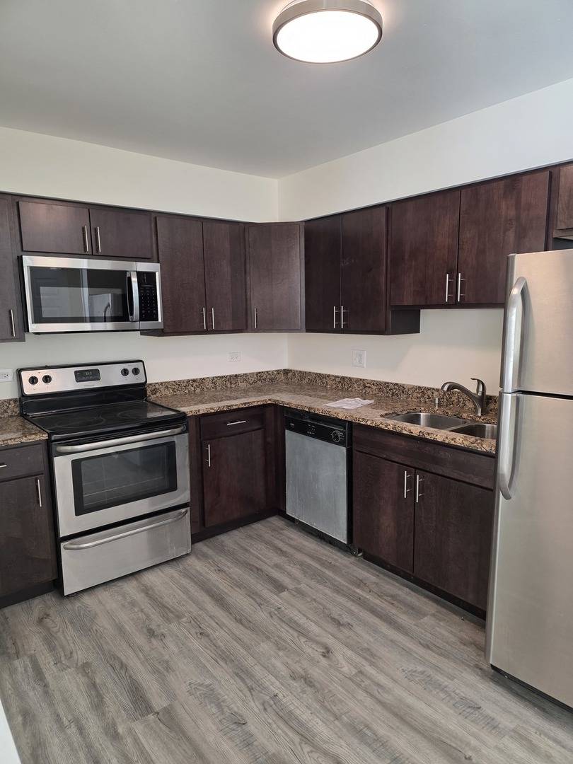 161 W Elk TRL #162, Carol Stream, IL 60188