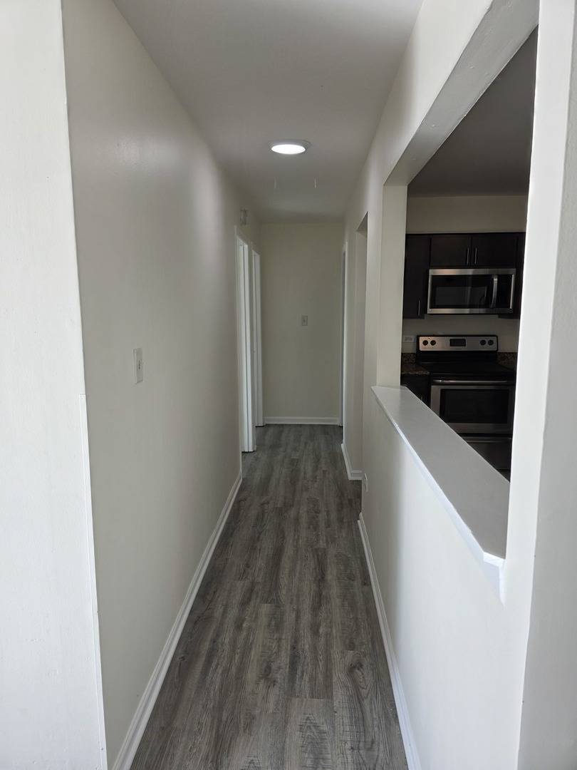161 W Elk TRL #162, Carol Stream, IL 60188