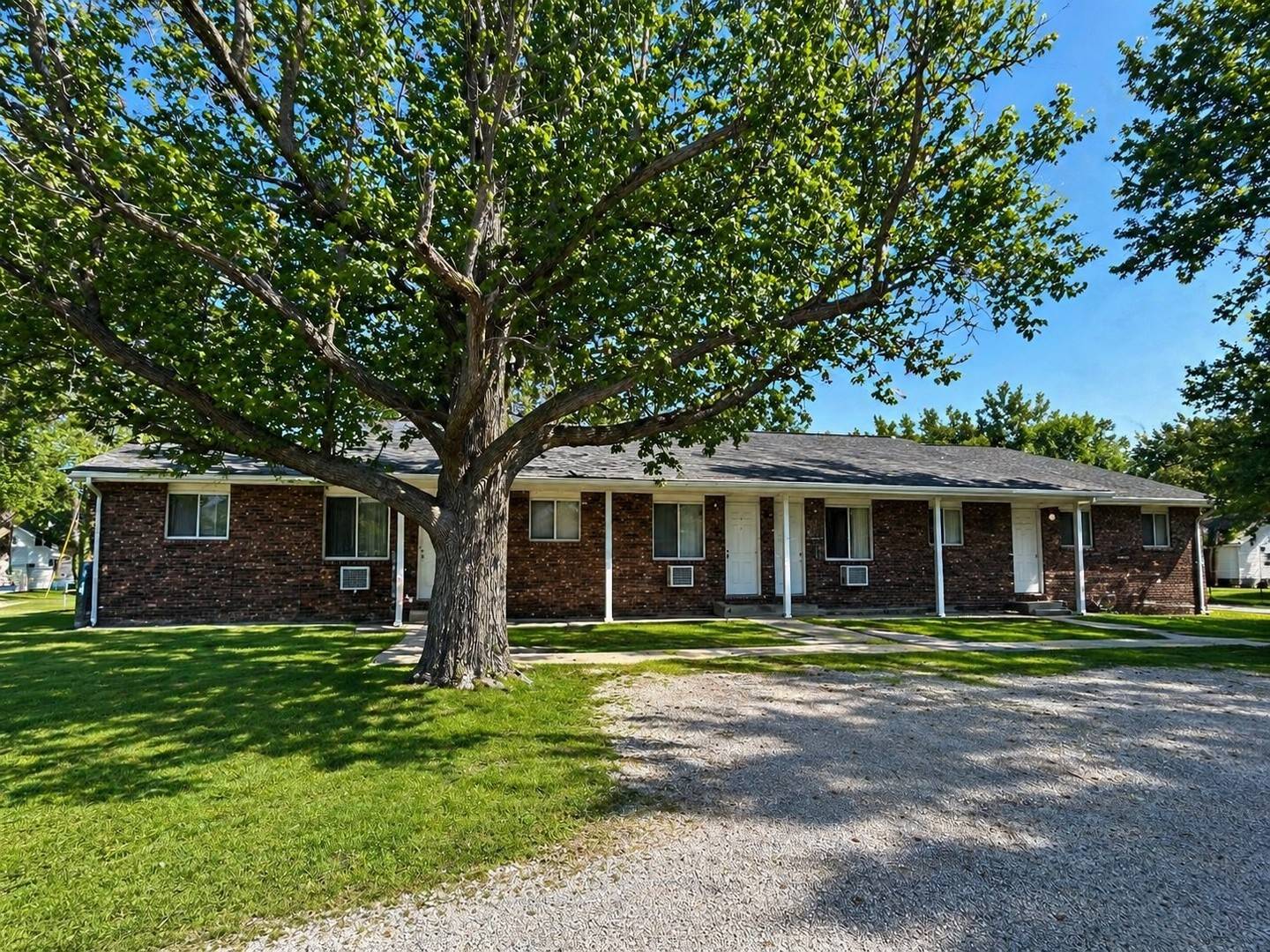 404 E Main ST, Desoto, IL 62924