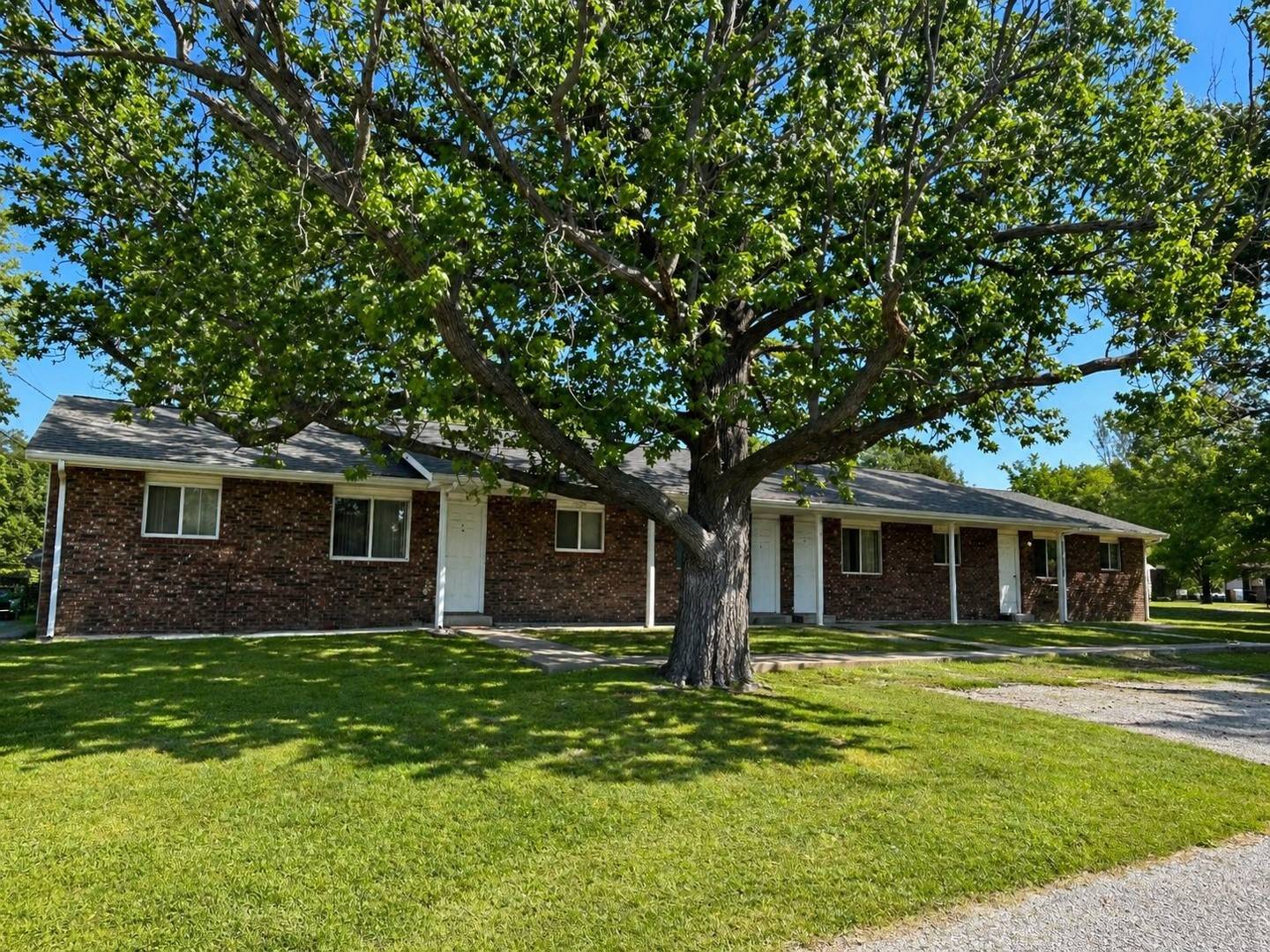 404 E Main ST, Desoto, IL 62924
