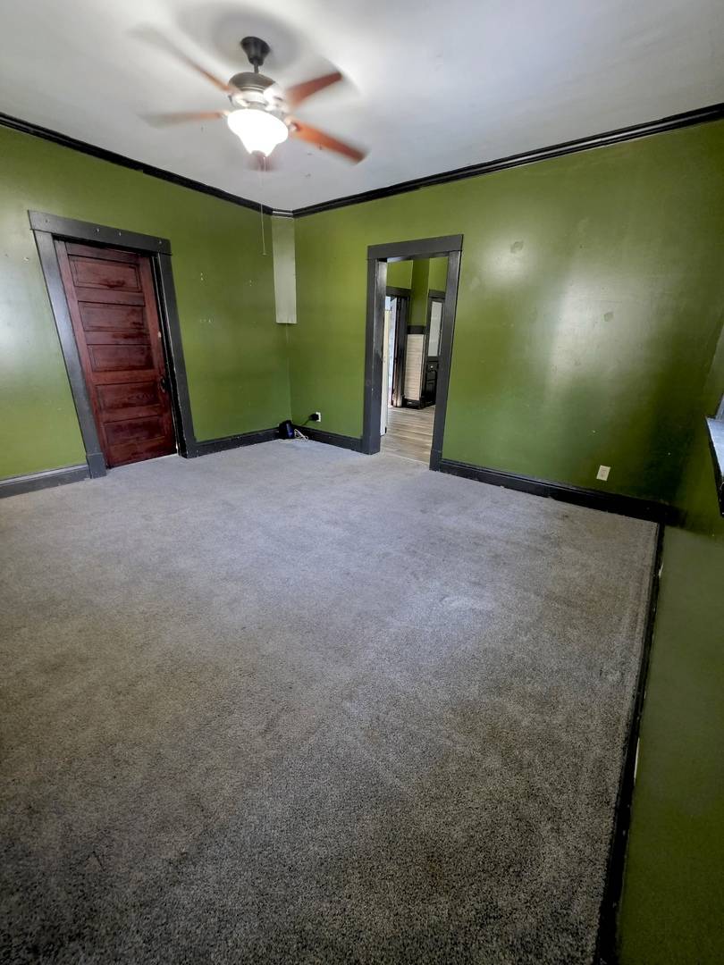 300 W Allmon ST, Salem, IL 62881