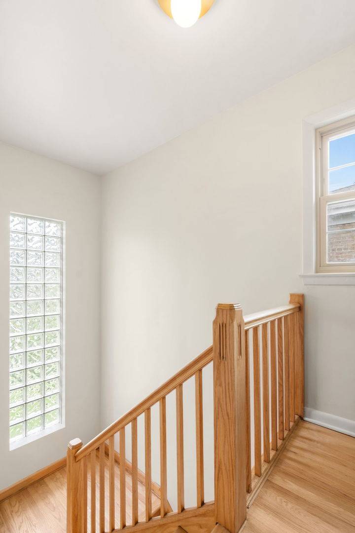1222 Austin ST #1, Evanston, IL 60202