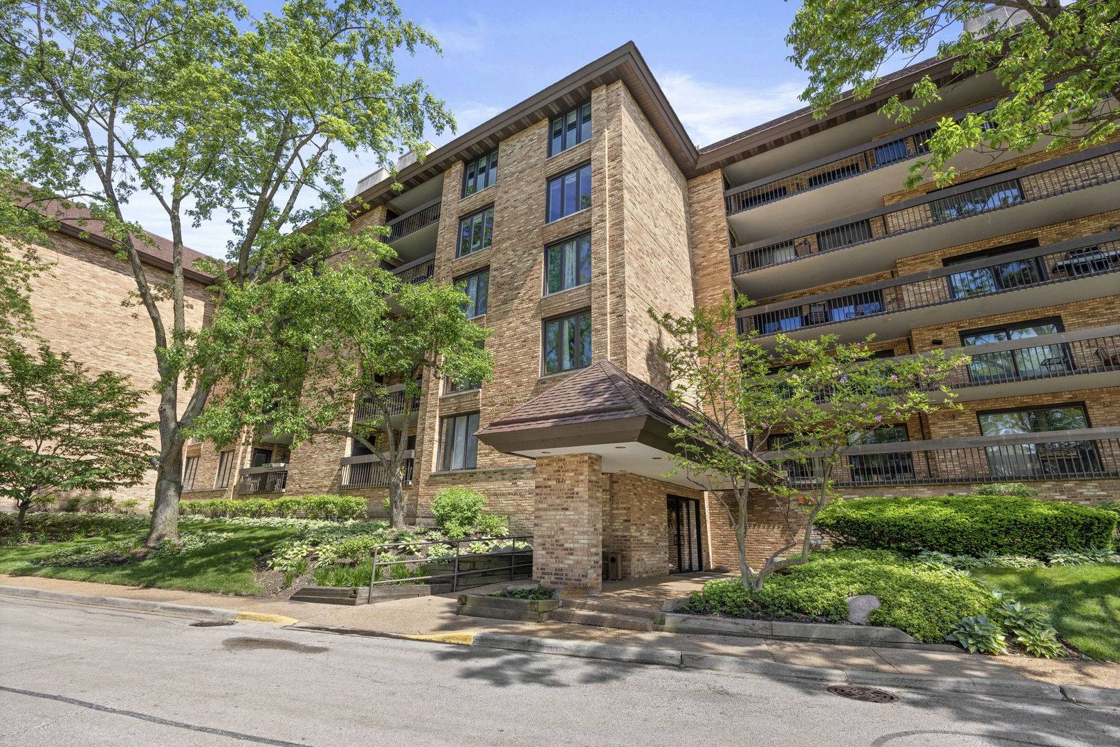 1671 Mission Hills RD #502, Northbrook, IL 60062
