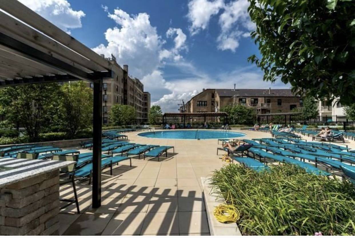 3930 N Pine Grove AVE #1405, Chicago, IL 60613