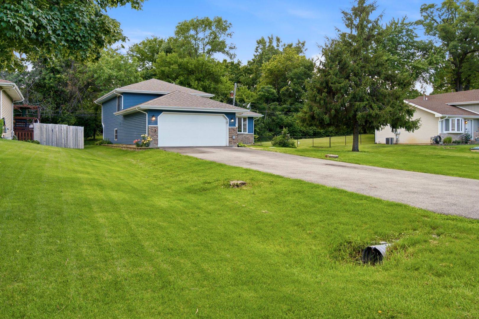 0N140 Sarana AVE, West Chicago, IL 60185