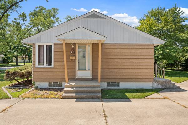 99 Indianwood DR, Thornton, IL 60476
