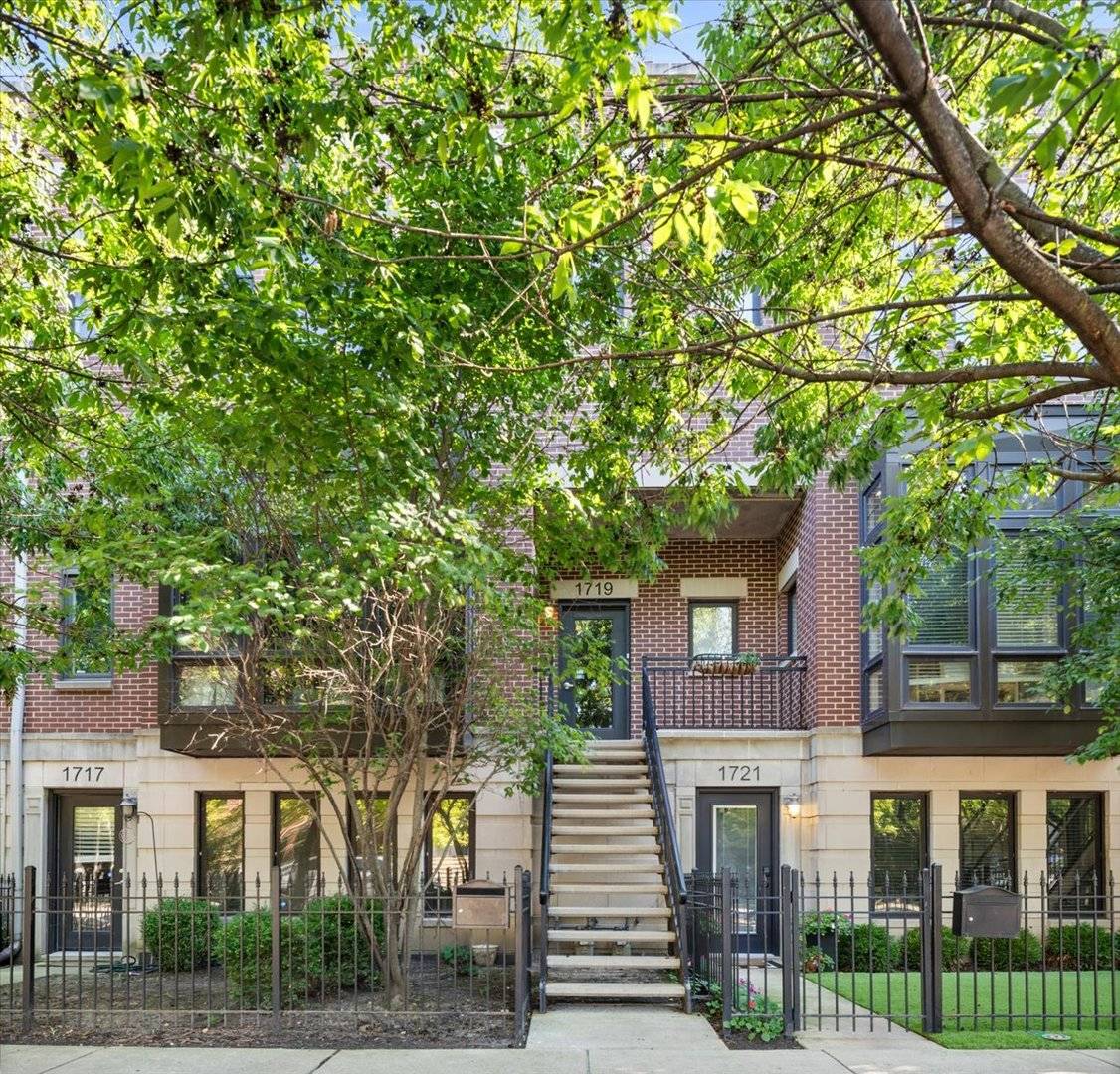 1719 W George ST, Chicago, IL 60657