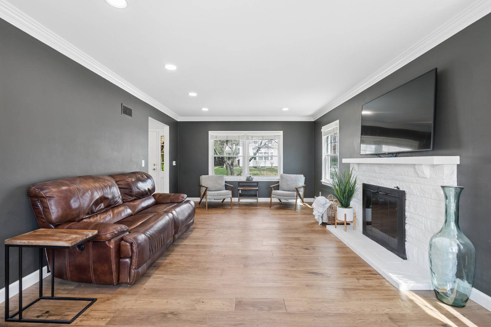 315 Crestline DR, Bettendorf, IA 52722