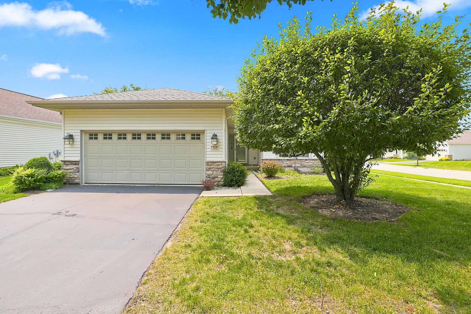 13221 Indiana CT, Huntley, IL 60142