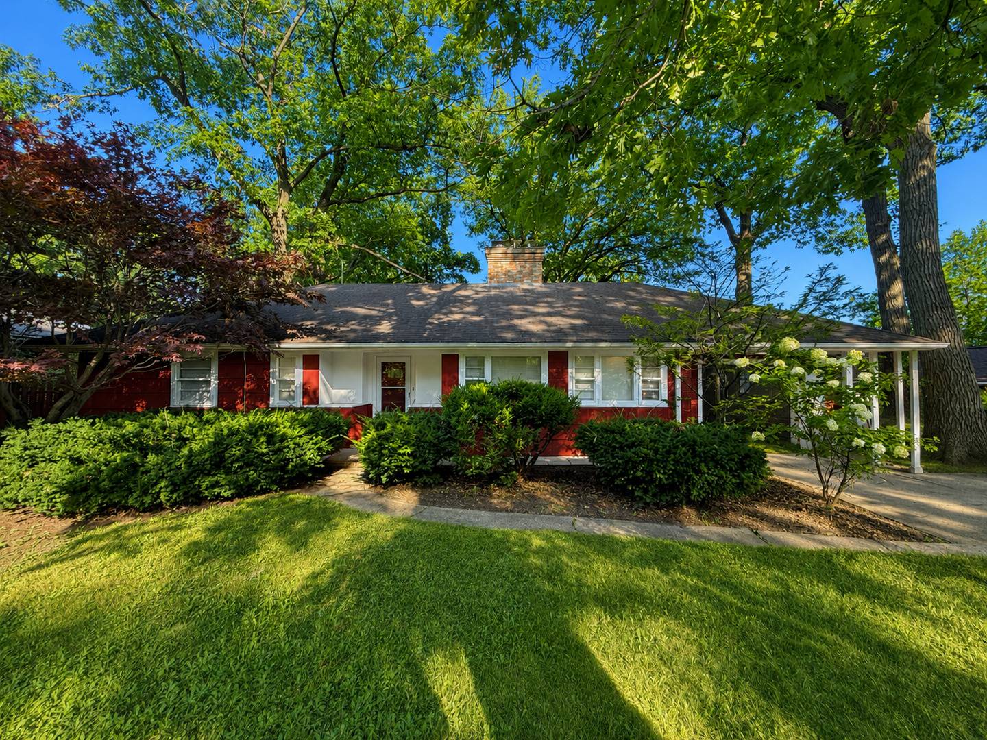 2811 FOREST LN, Waukegan, IL 60087