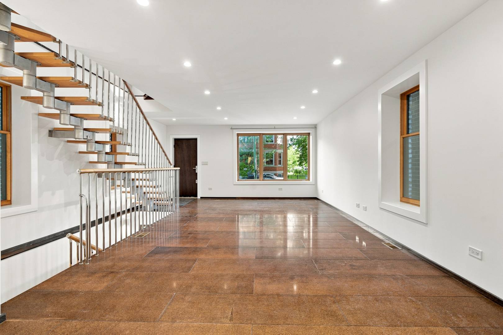 2334 W Medill AVE, Chicago, IL 60647