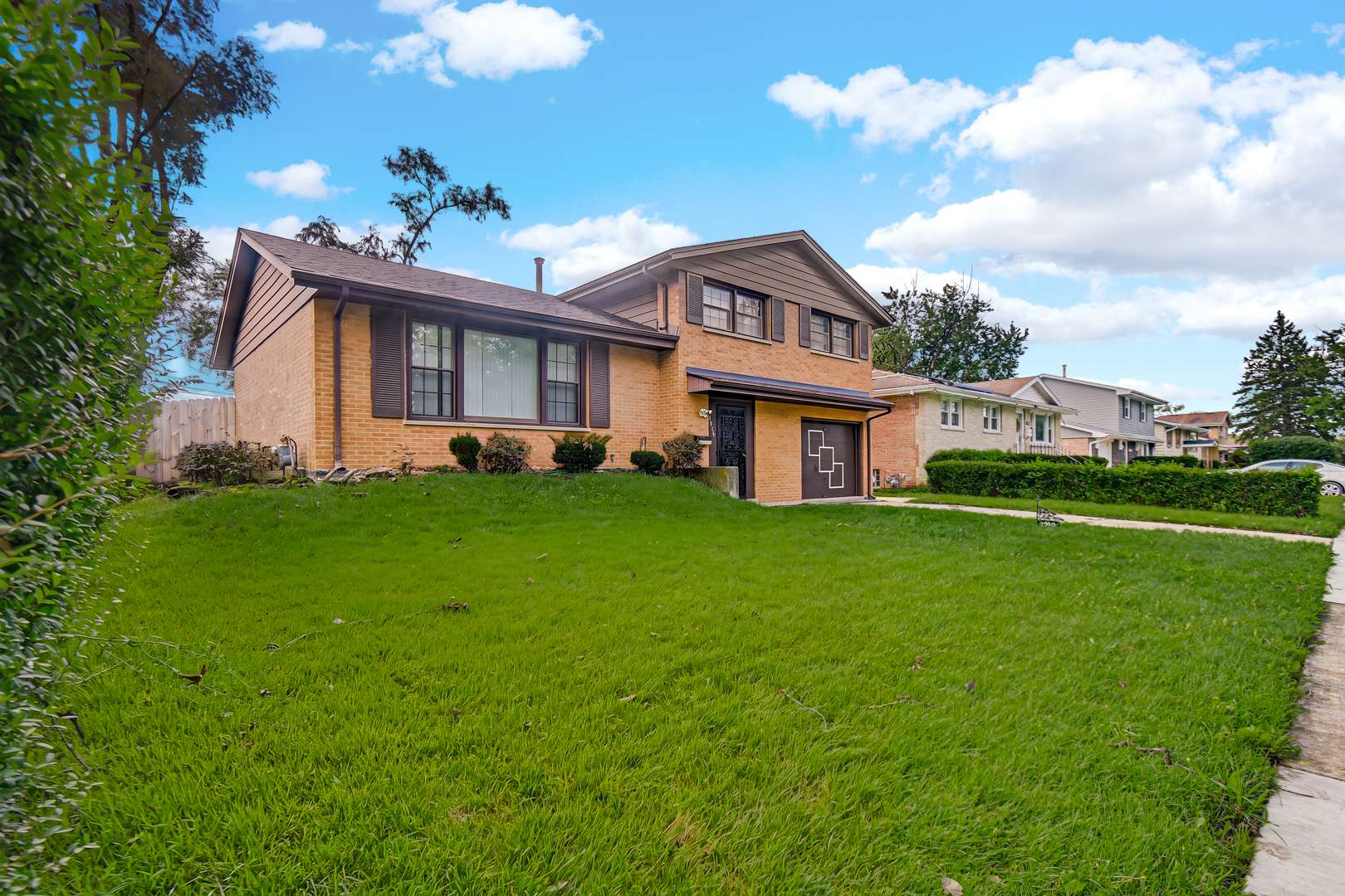 1219 D'amico DR, Chicago Heights, IL 60411