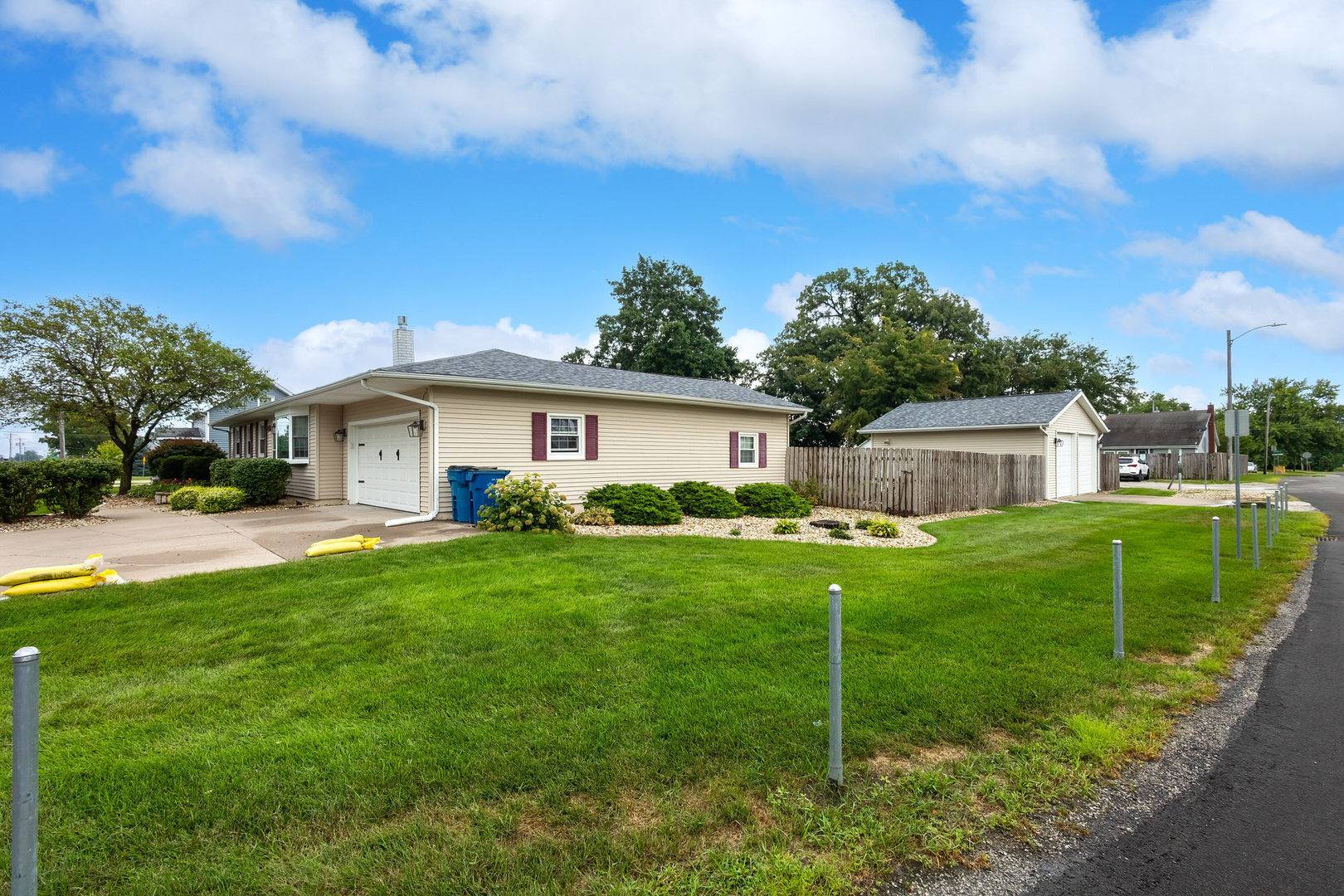 125 W. Orphed ST, Blue Grass, IA 52726