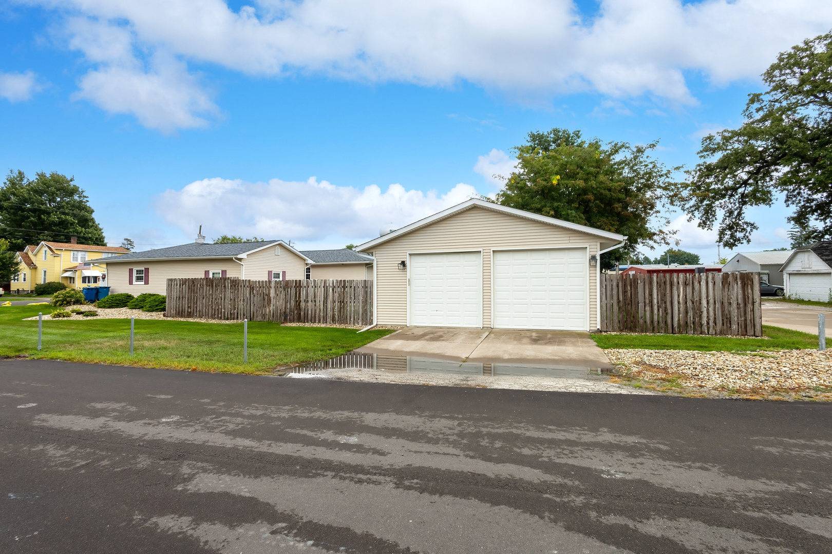 125 W. Orphed ST, Blue Grass, IA 52726