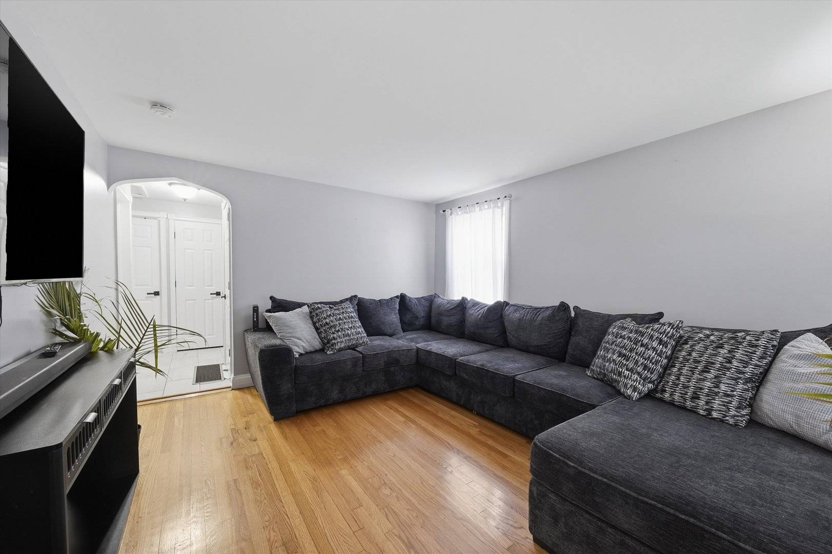 6548 S Kedvale AVE, Chicago, IL 60629