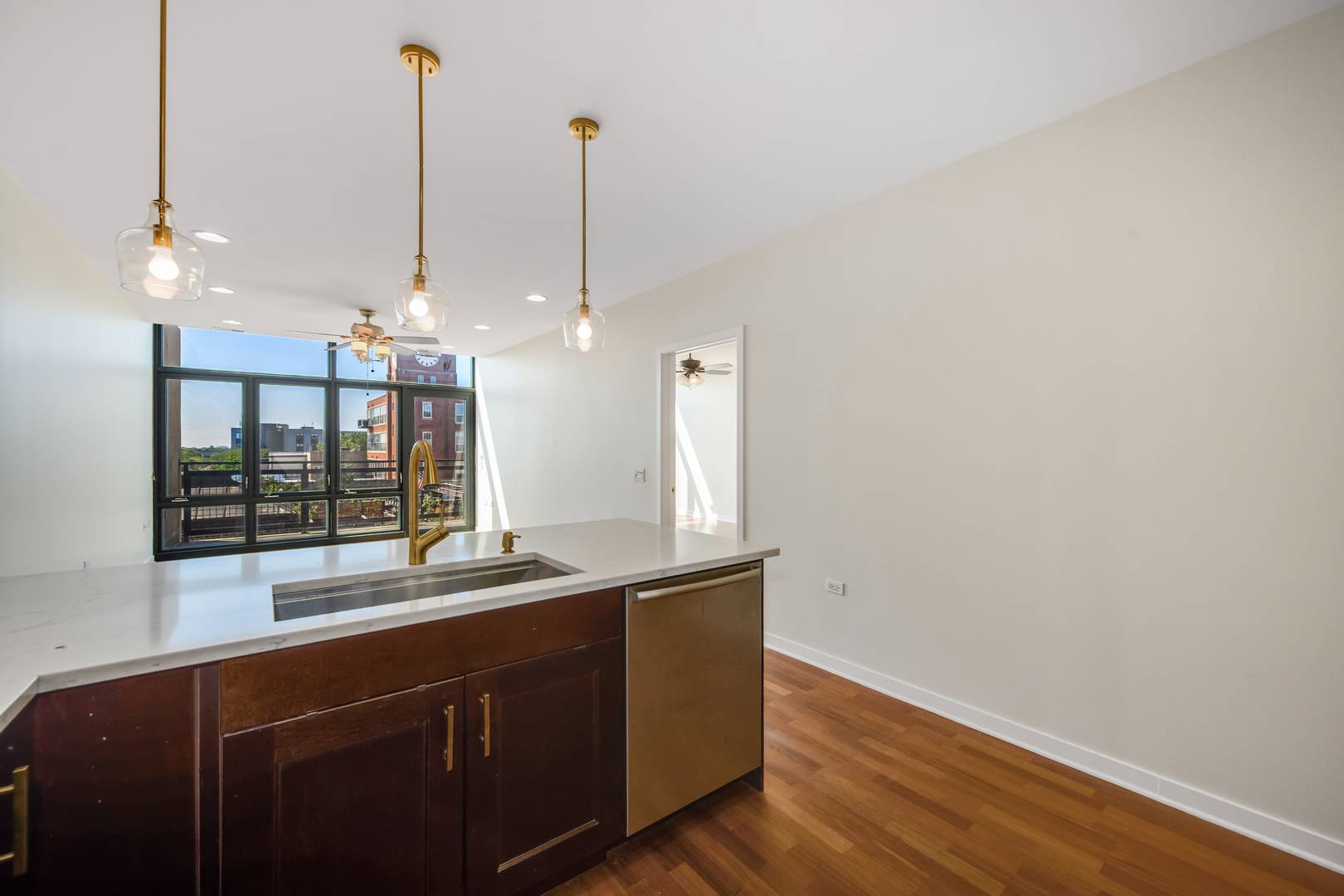 3946 N Ravenswood AVE #607, Chicago, IL 60613