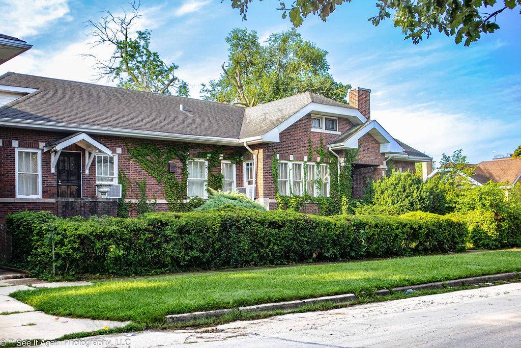 8001 S Oglesby AVE, Chicago, IL 60617
