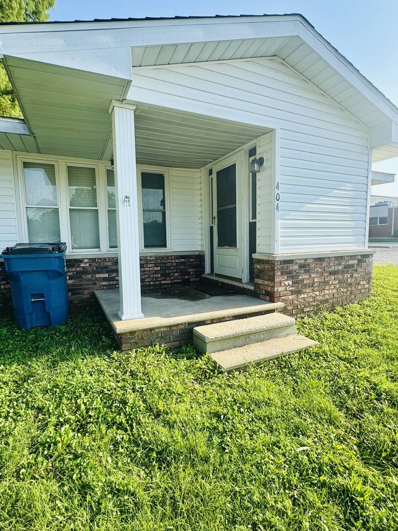 404 W 9th ST, Christopher, IL 62822