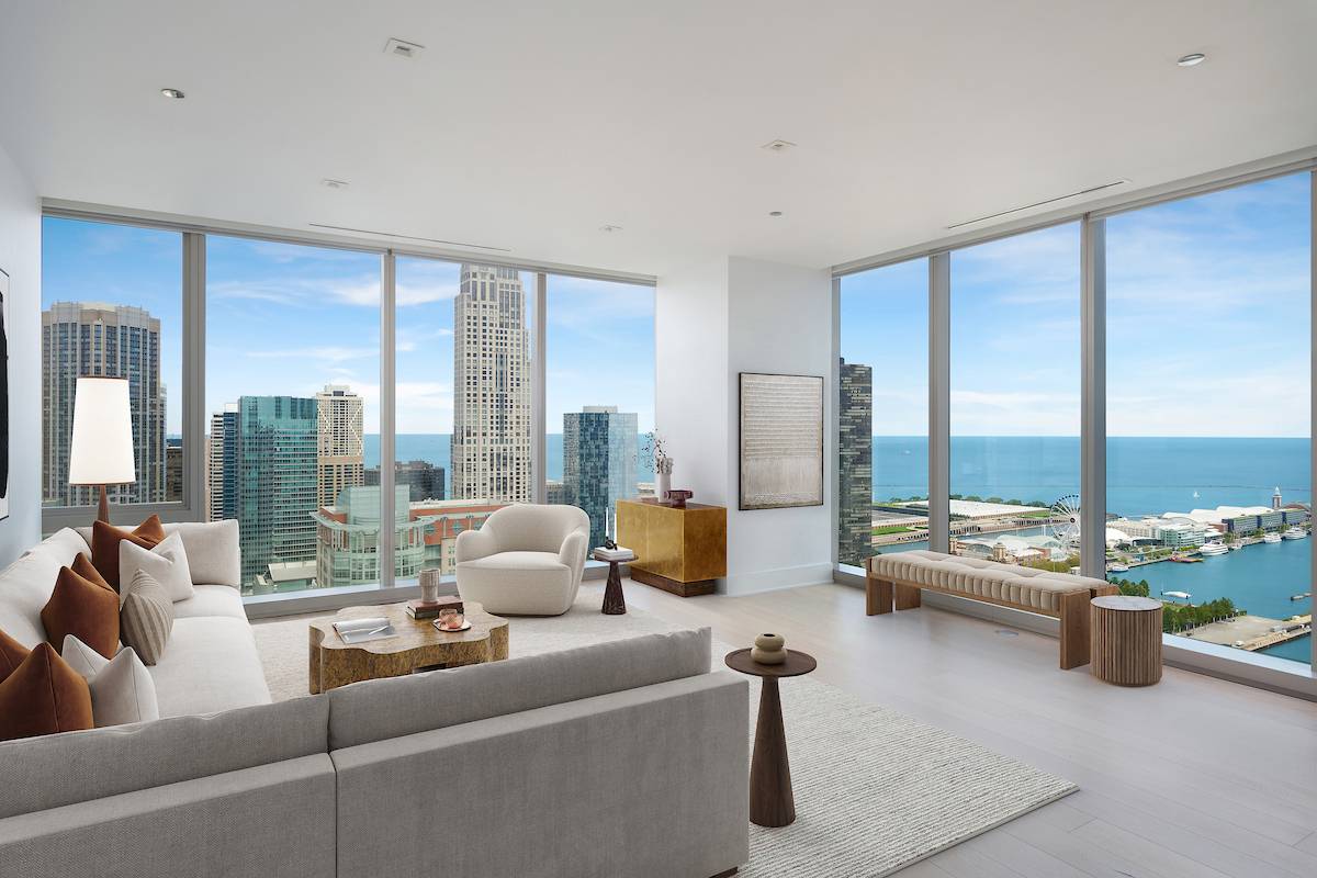 363 E Wacker DR #3404, Chicago, IL 60601