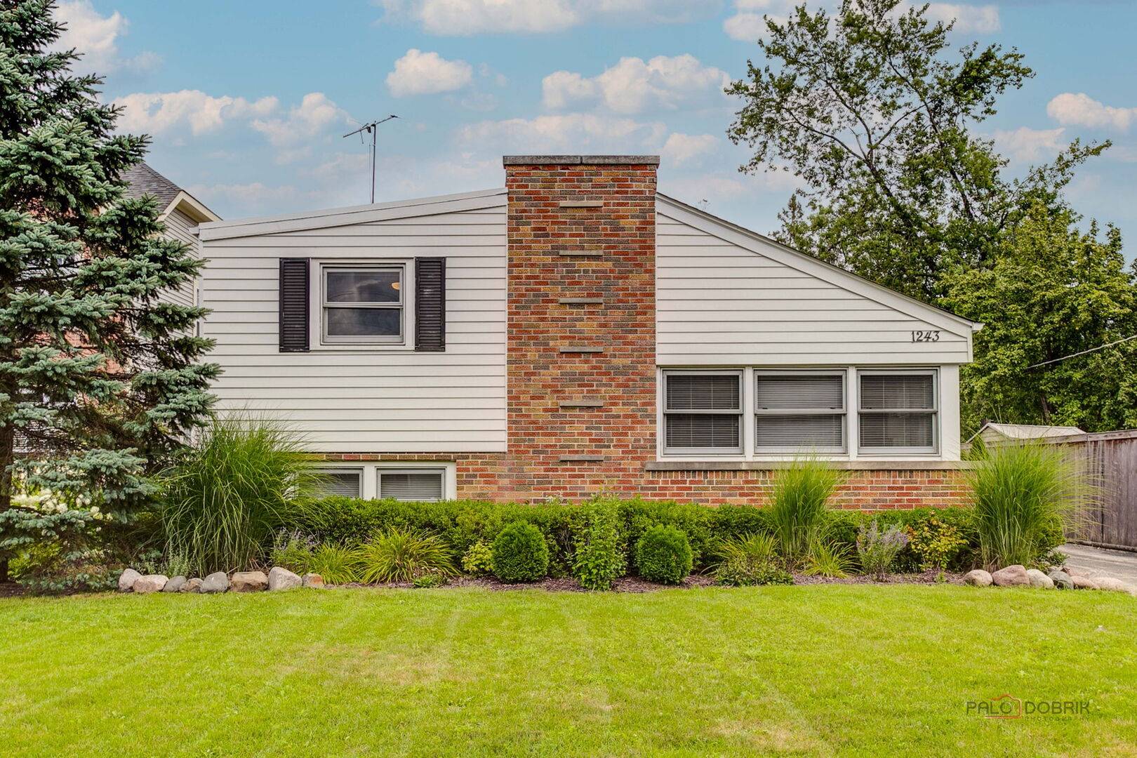 1243 Ridge RD, Highland Park, IL 60035