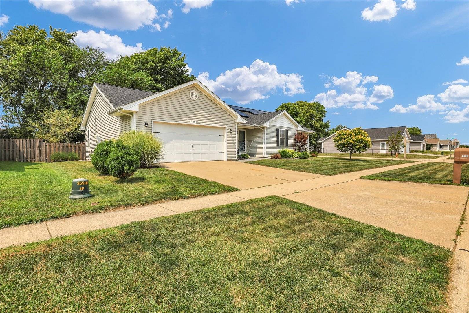 2509 N Skyline DR, Urbana, IL 61802