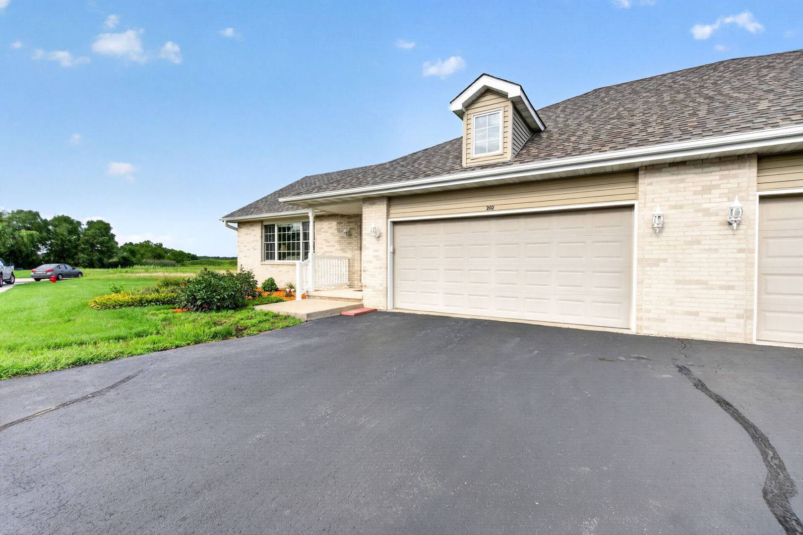 202 Dusty TRL #202, Coal City, IL 60416