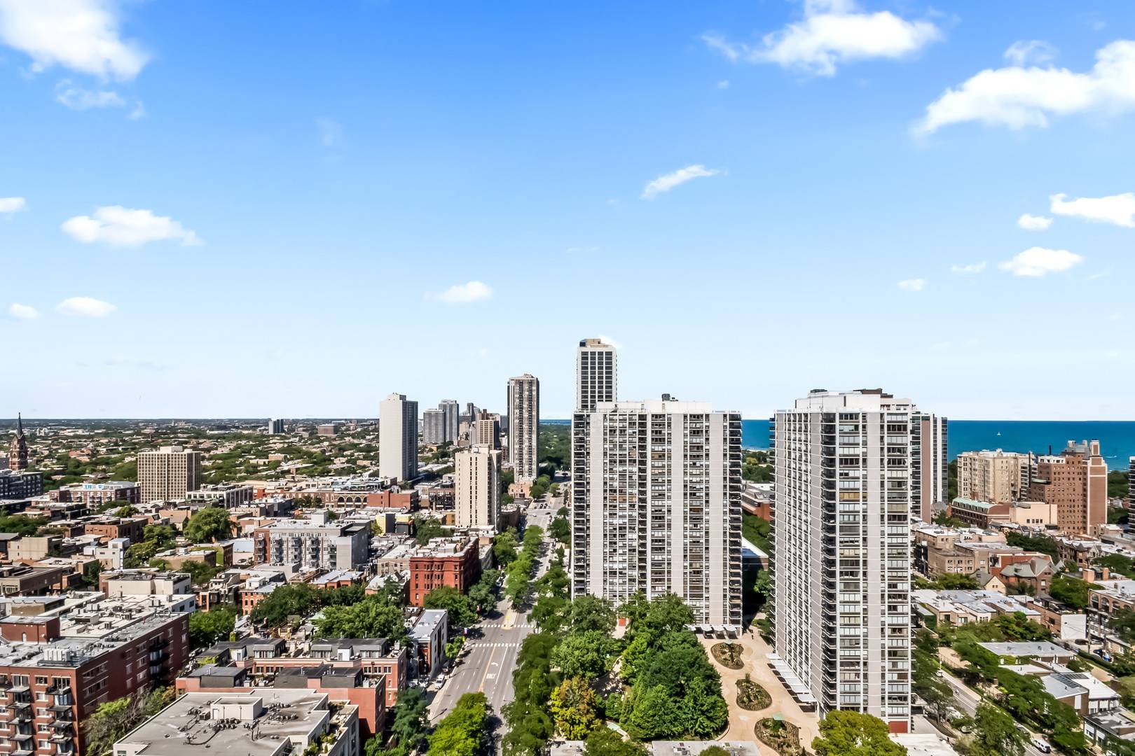 1360 N Sandburg TER #2912, Chicago, IL 60610