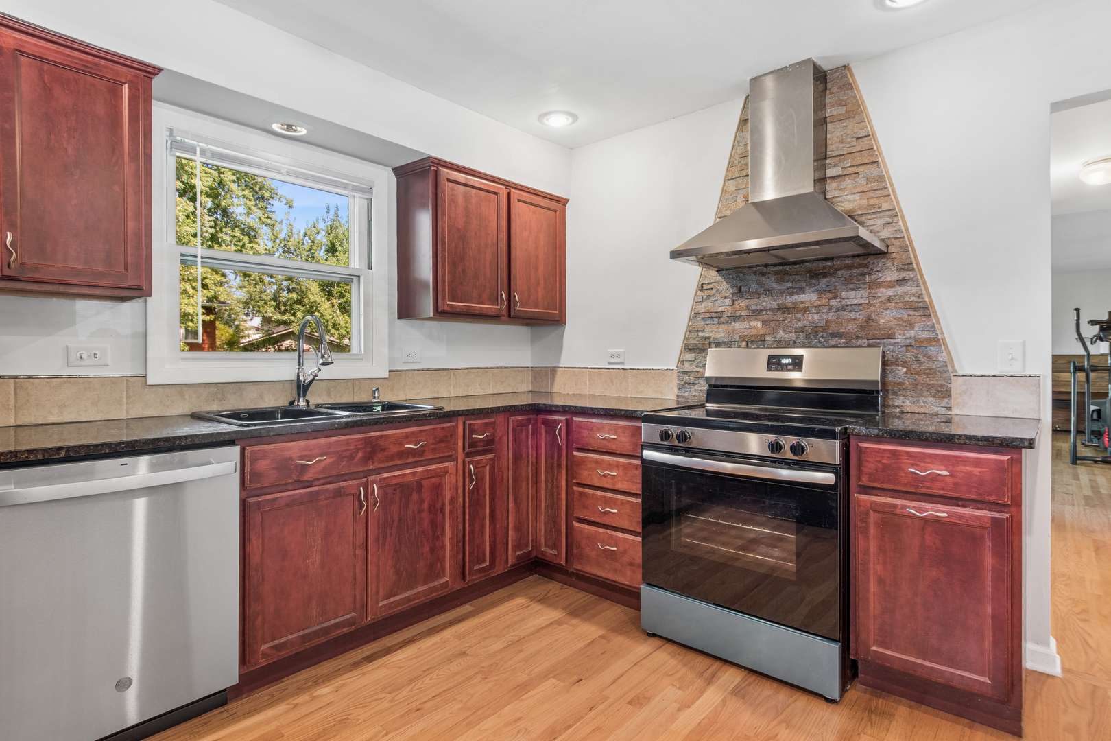 3 Vigilance CT, Bolingbrook, IL 60440