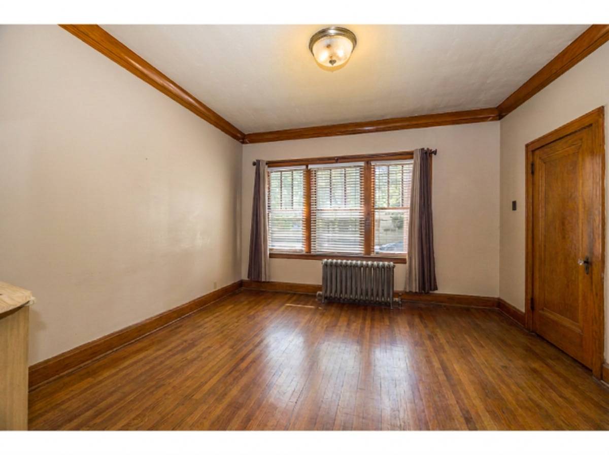 2714 E 93rd ST, Chicago, IL 60617