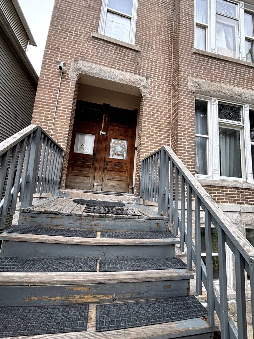 1949 N Francisco AVE, Chicago, IL 60647