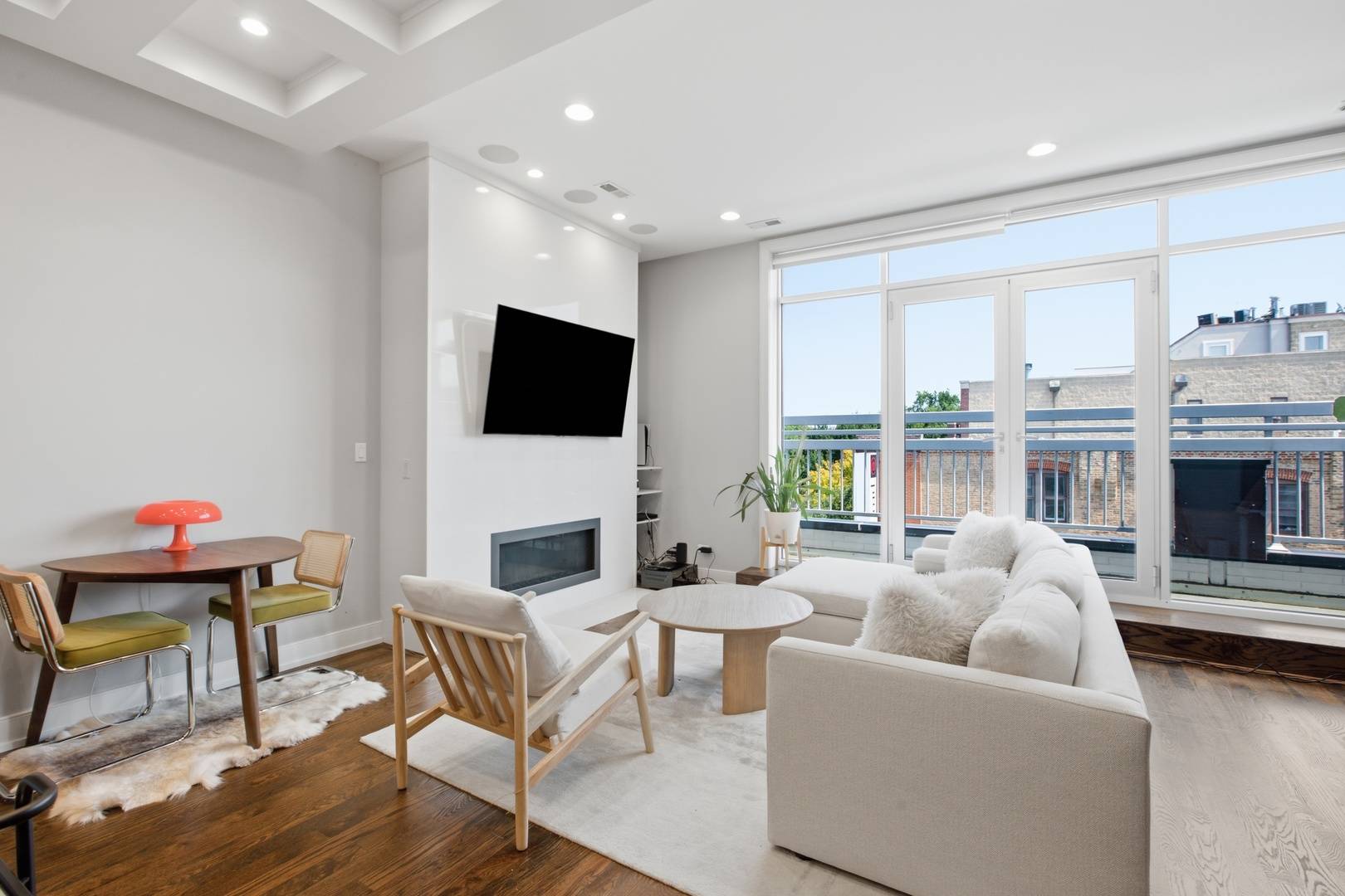 1866 N DAMEN AVE #4, Chicago, IL 60647