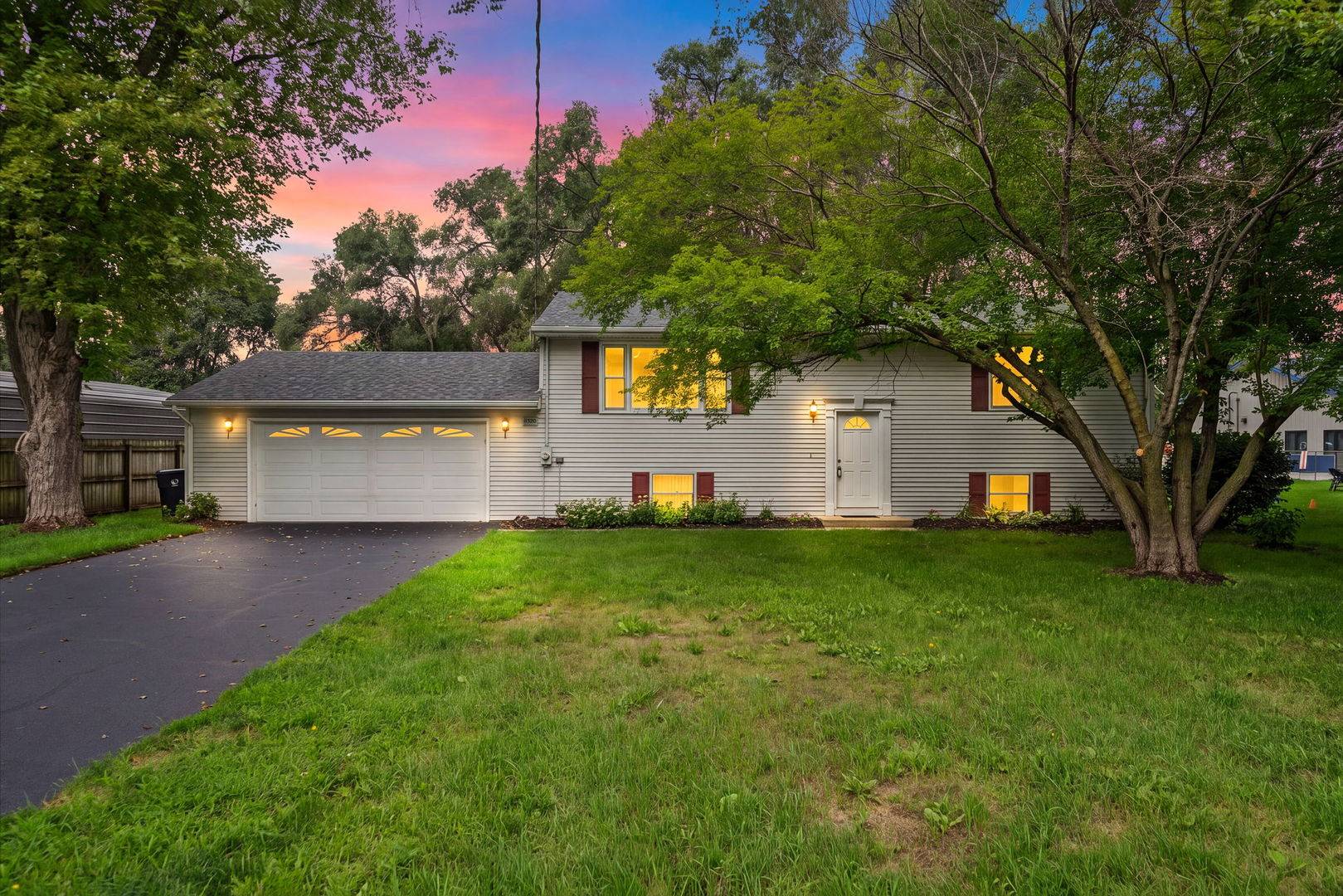 11320 2nd ST, Roscoe, IL 61073