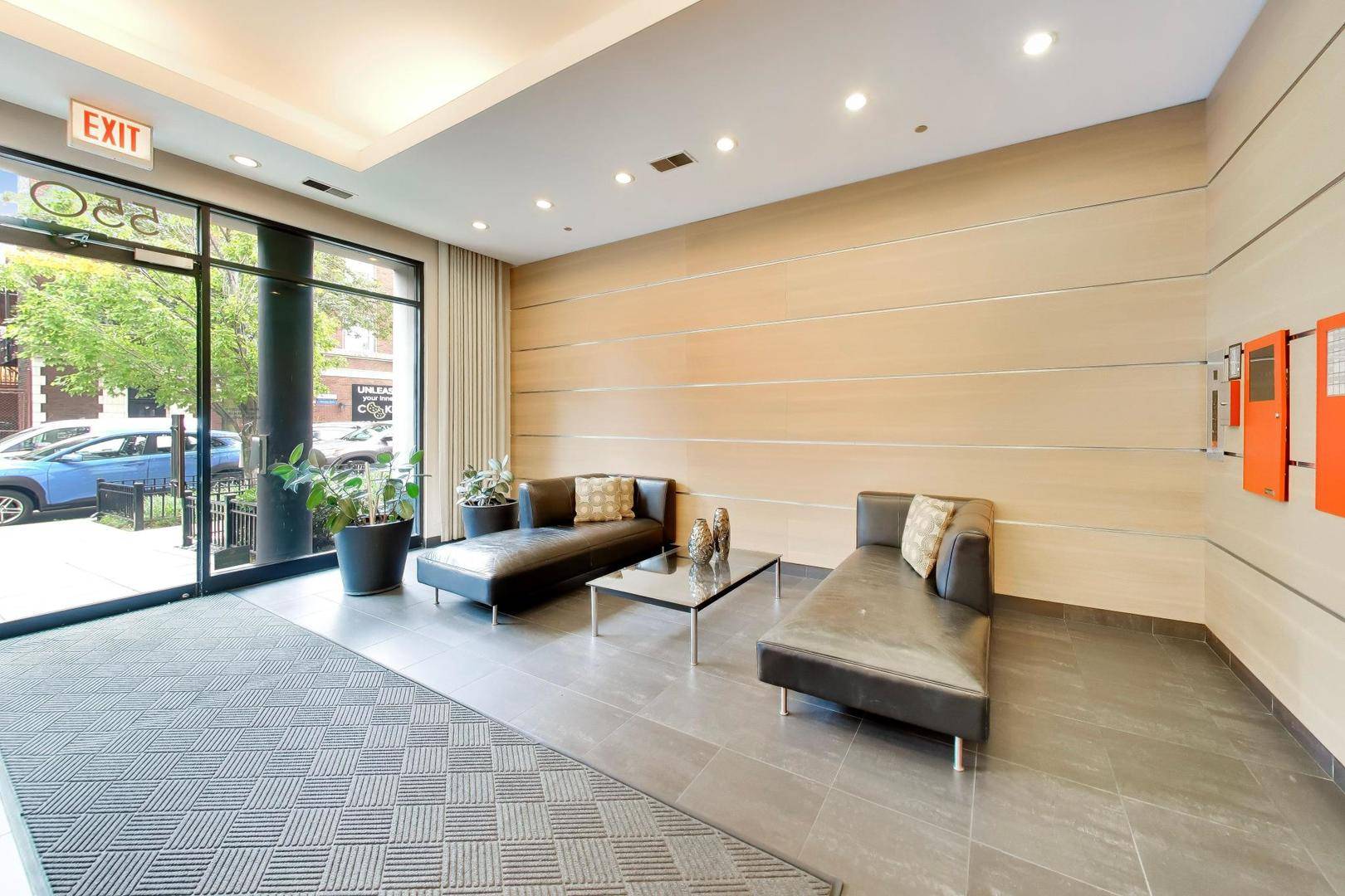 550 W Wellington AVE #4E, Chicago, IL 60657