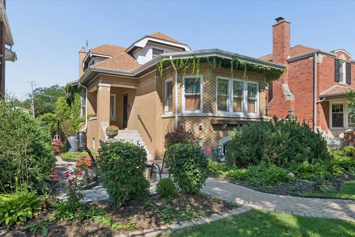 1223 Edmer AVE, Oak Park, IL 60302