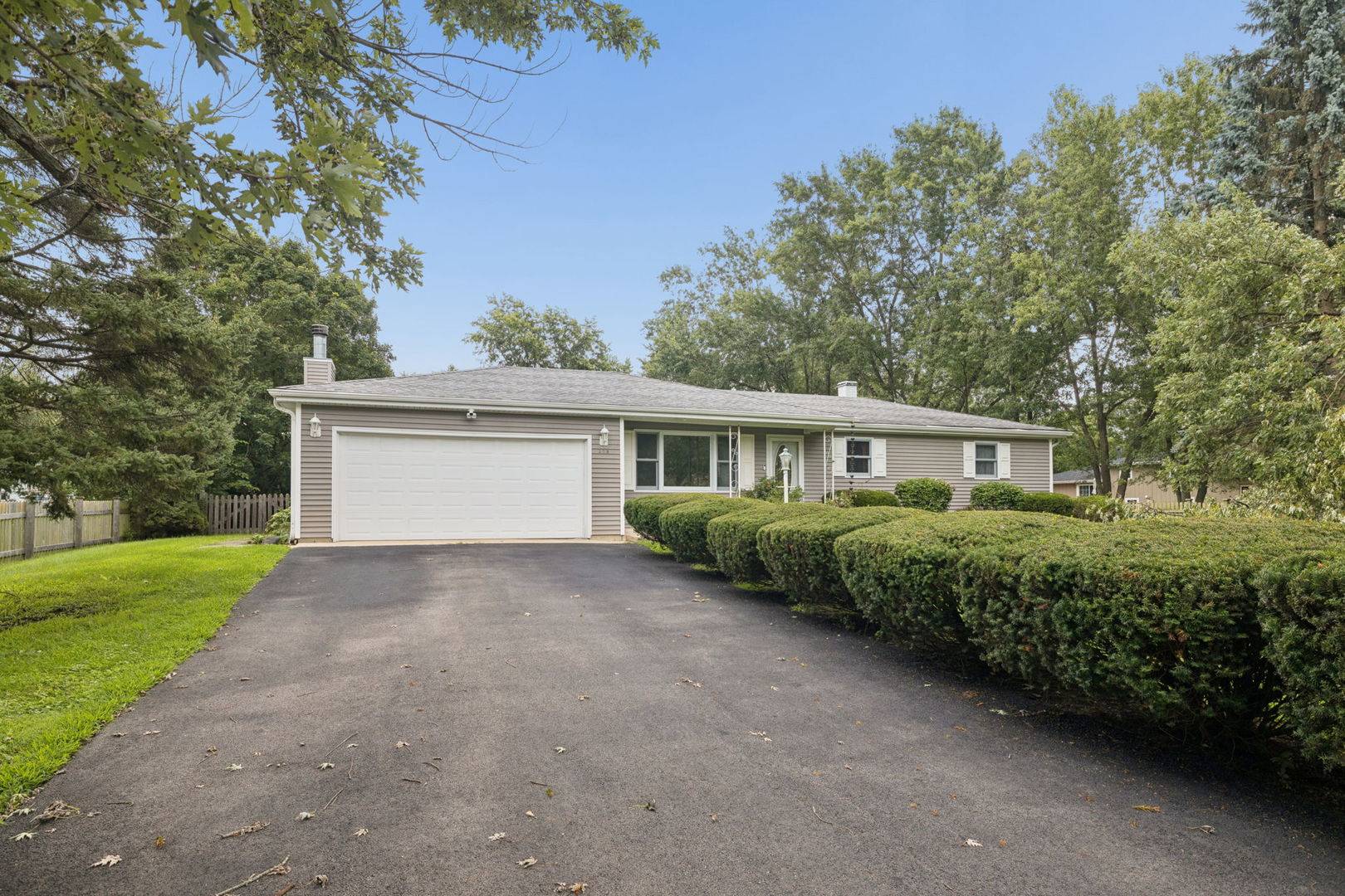 208 S Anderson RD, New Lenox, IL 60451