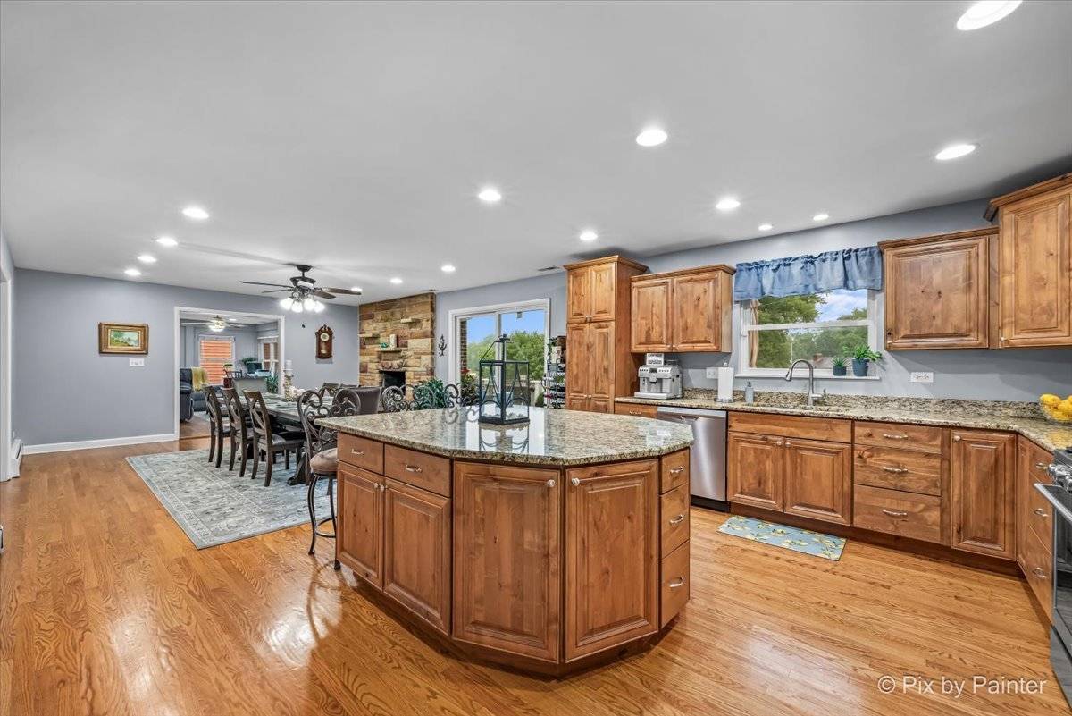 2614 Lauderdale CT, Mchenry, IL 60051