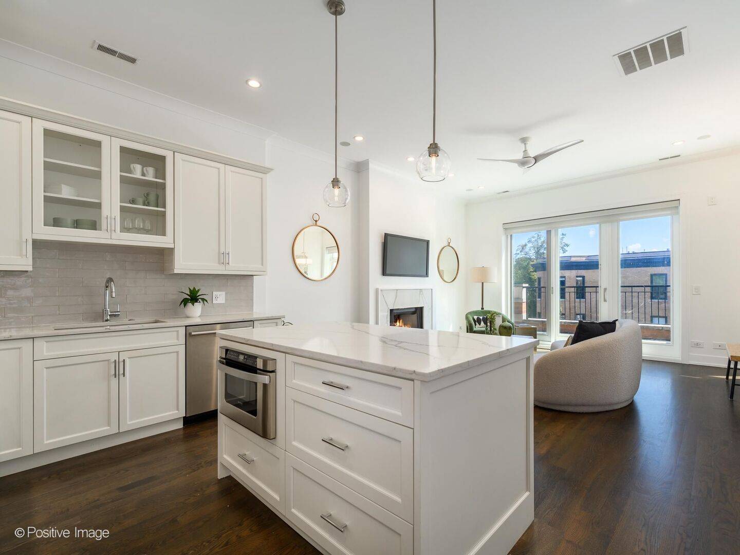 1038 W Diversey Pkwy #3E, Chicago, IL 60614