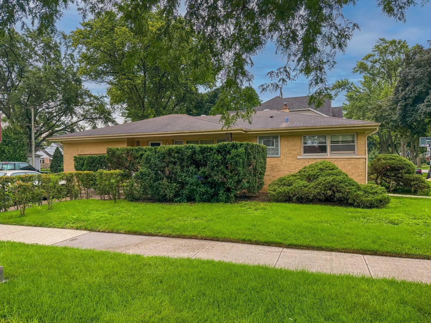 2105 E Kensington RD, Arlington Heights, IL 60004