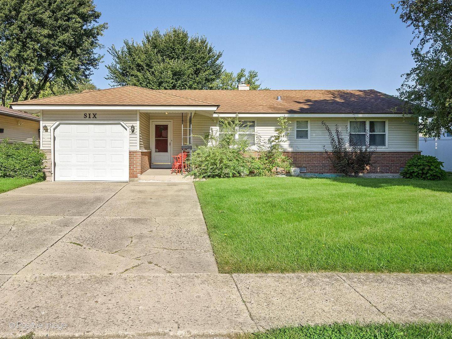6 Ridgewood RD, Elk Grove Village, IL 60007