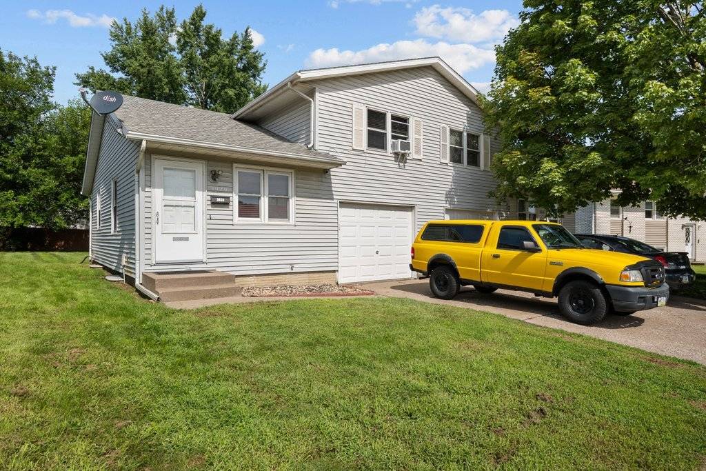 3020 N Michigan AVE, Davenport, IA 52804