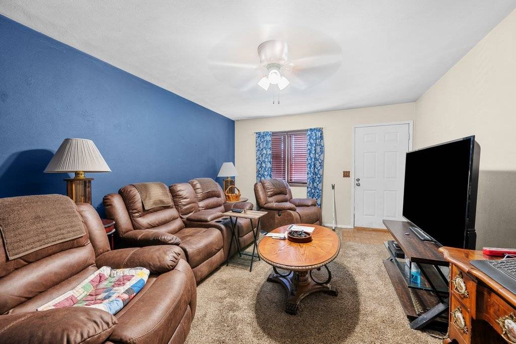 3020 N Michigan AVE, Davenport, IA 52804