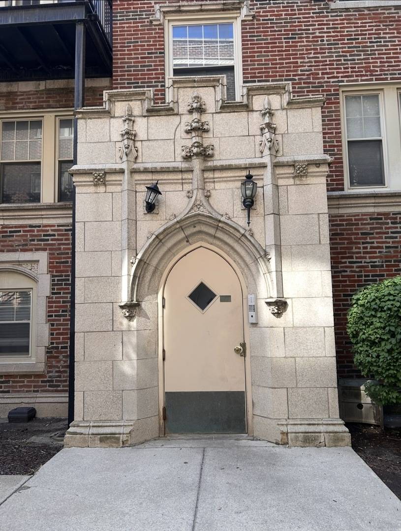 2315 E 70th PL #213, Chicago, IL 60649